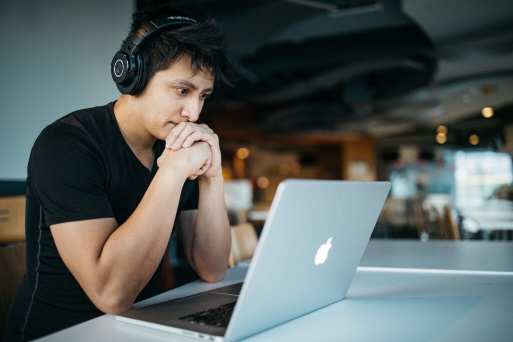 Best Businesses to start in 2024. Online Courses